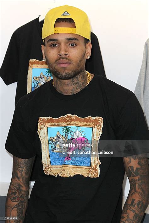 Chris Brown Goes Viral For Meet & Greet Photos At。